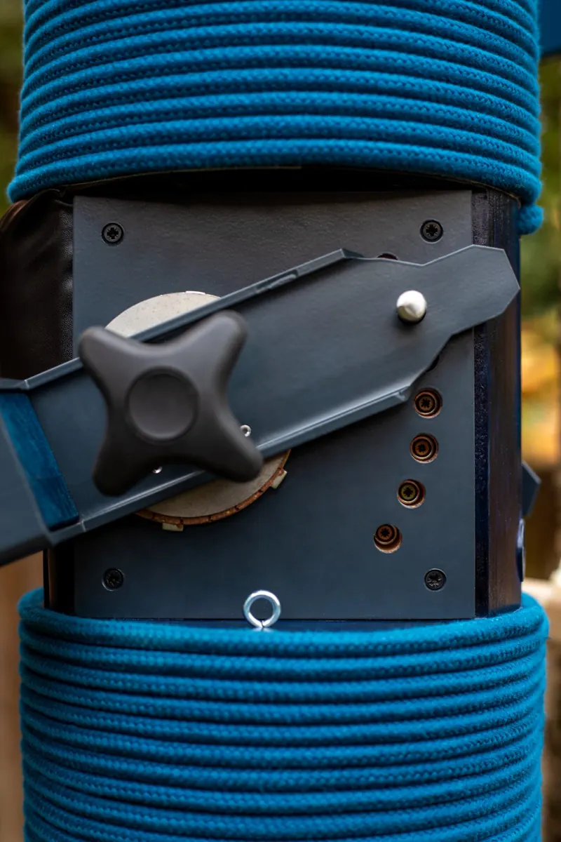 Steel plate with tightening knob and seven locking holes